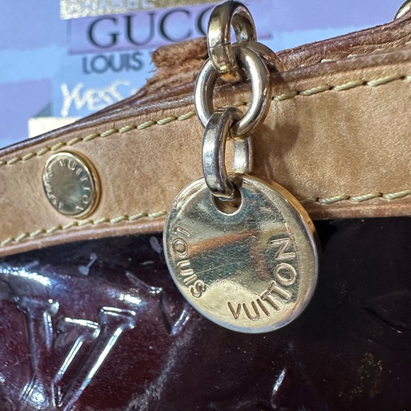 Louis Vuitton Vernis Brea GM Amarante - Picture 2 of 16